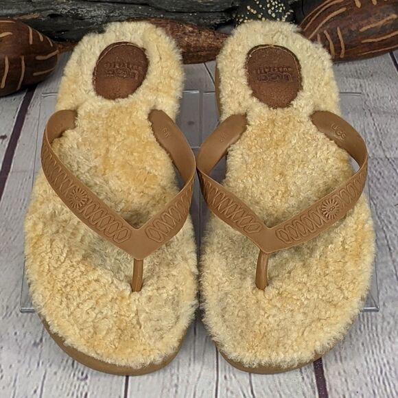 UGG Chestnut Fluffie Flip Flop - Picture 1 of 11